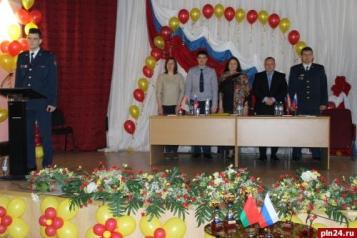 Участников международного турнира по интеллектуальным играм «Золотая звезда» в Пскове приветствовал Александр Друзь